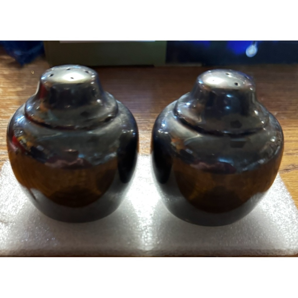 Glossy Black Ceramic Pair of S&P shakers
